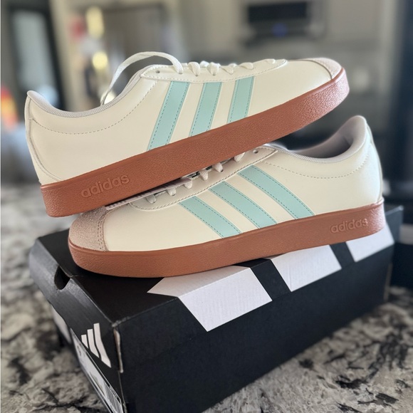 Adidas VL Court Base cream & blue - Picture 1 of 4